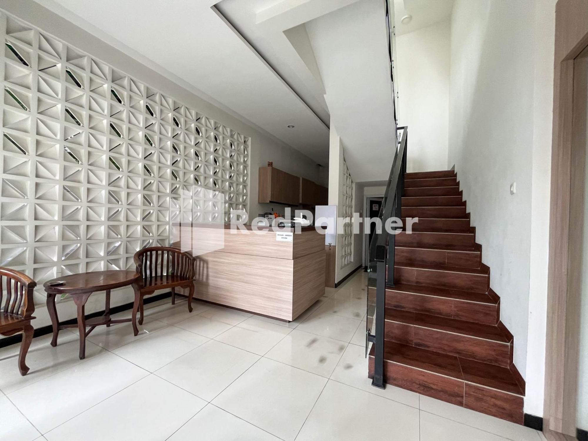Griya Borobudur Malang Syariah Redpartner Blimbing  Exterior photo